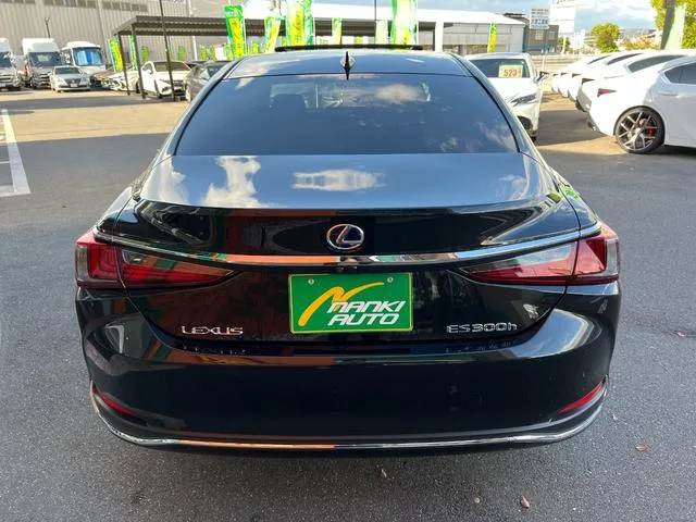 Lexus ES ES300H VERSION L 2022 — миниатюра 4