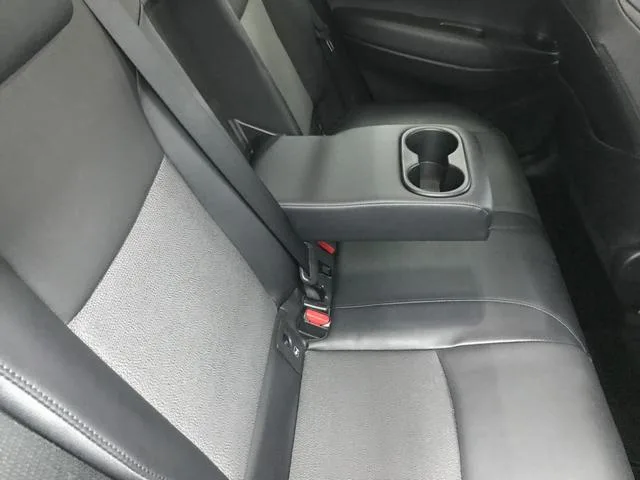 Toyota CorollaCross HYBRID Z 2023 — миниатюра 4