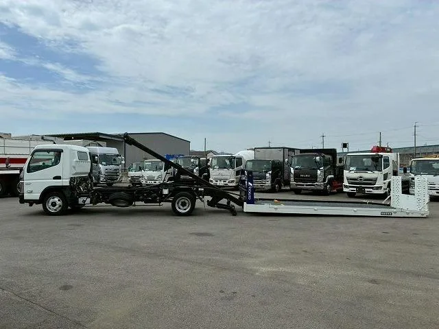 Mitsubishi Fuso CANTER 2022 — миниатюра 5
