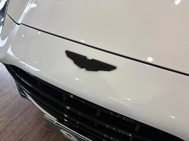 Aston Martin DBX 707 2025 — миниатюра 4