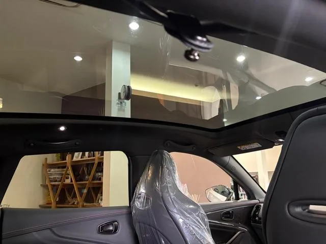 Aston Martin DBX 707 2025 — миниатюра 5