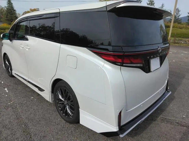 Toyota VELLFIRE HYBRID Z PREMIER 2024 — миниатюра 3