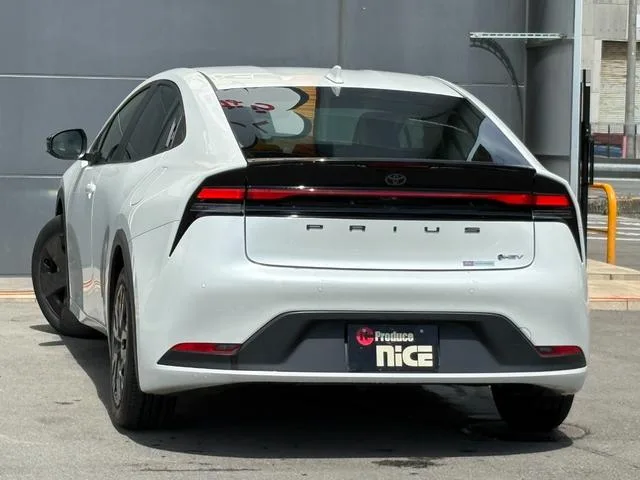 Toyota Prius U 2023 — миниатюра 4