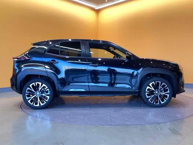 Toyota YARIS CROSS HYBRID Z 2025 — миниатюра 5