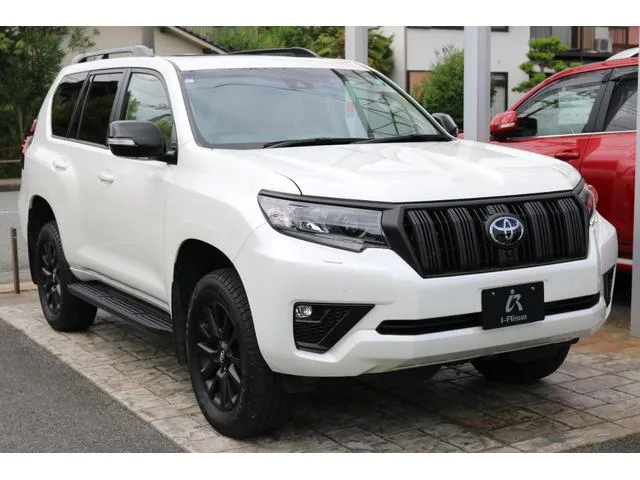 Toyota LAND CRUISER PRADO TX L PACKAGE MATT BLACK EDITION 2023 — фото 1, купить с доставкой в Москву