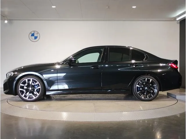 BMW 3 Series 50TH ANNIVERSARY LIMITED 2025 — миниатюра 4
