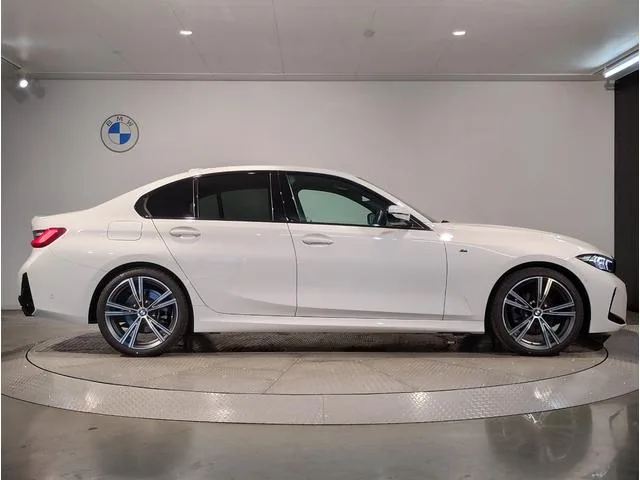BMW 3 Series 320D X DRIVE M-SPORT EDITION SHADOW 2024 — миниатюра 3