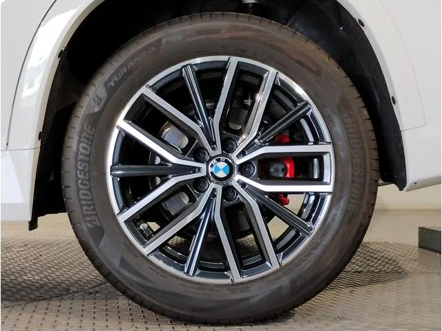 BMW X1 X DRIVE 20I M SPORT 2023 — миниатюра 4