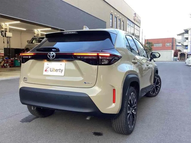 Toyota YARIS CROSS HYBRID Z 2025 — миниатюра 4