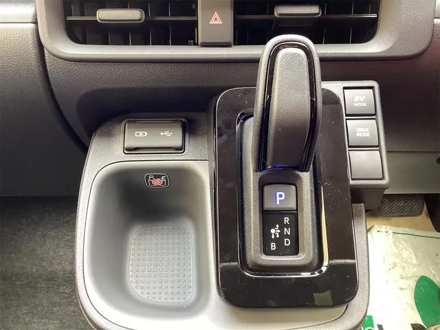 Toyota SIENTA HYBRID Z 2025 — миниатюра 3