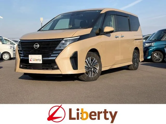 Nissan SERENA E-POWER HIGHWAY STAR V 2023 — фото 1, купить с доставкой в Москву