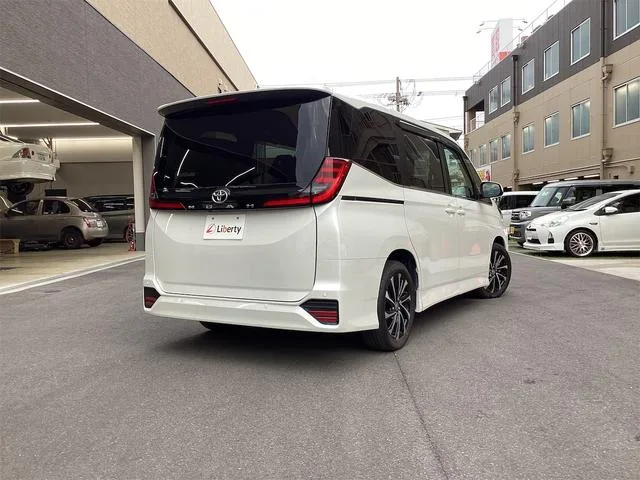 Toyota NOAH S-Z 2023 — миниатюра 5