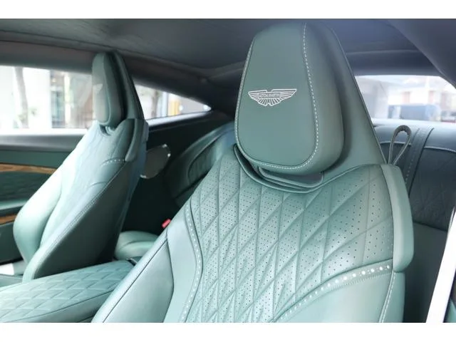 Aston Martin DB12 BASE GRADE 2025 — миниатюра 3