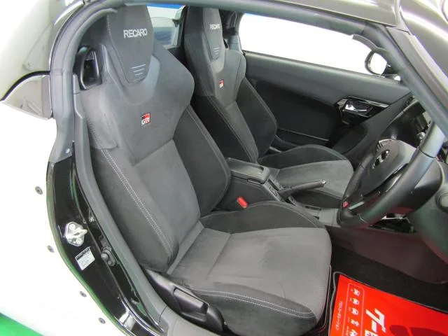 Toyota Copen GR SPORT 2023 — миниатюра 3