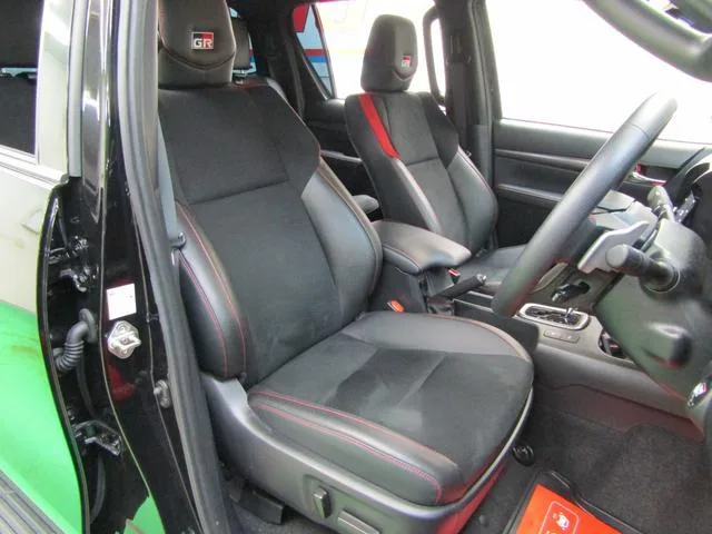 Toyota HILUX Z GR SPORT 2023 — миниатюра 3
