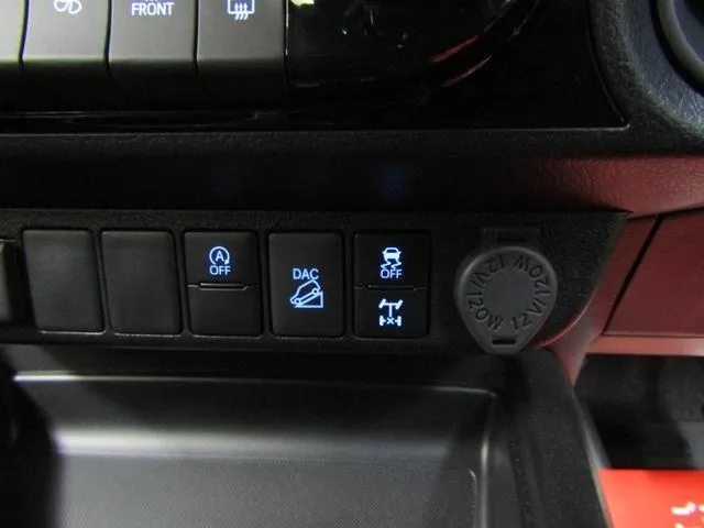 Toyota HILUX Z GR SPORT 2023 — миниатюра 5