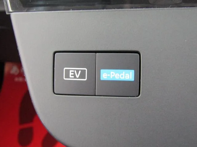Nissan SERENA E-POWER HIGHWAY STAR V 2026 — миниатюра 5
