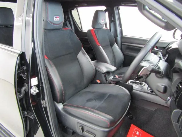 Toyota HILUX Z GR SPORT 2023 — миниатюра 3