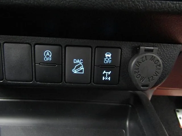 Toyota HILUX Z GR SPORT 2023 — миниатюра 5