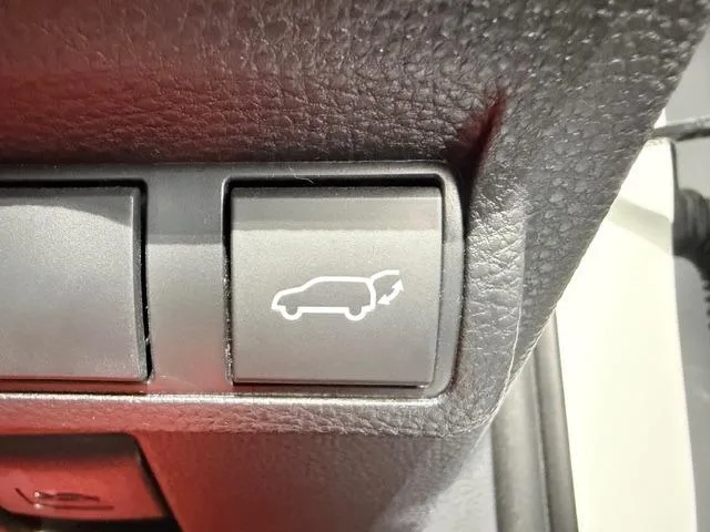 Toyota COROLLA CROSS HYBRID Z 2024 — миниатюра 5