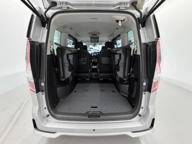 Nissan SERENA E-POWER HIGHWAY STAR V 2022 — миниатюра 3