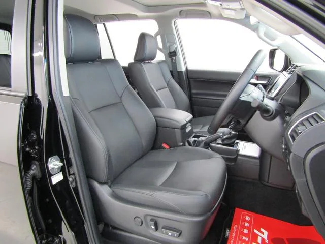 Toyota LAND CRUISER PRADO TX L PACKAGE 2023 — миниатюра 3