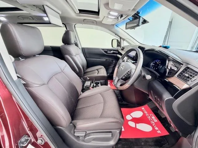 Nissan ELGRAND 250HIGHWAY STAR S URBAN CHROME 2022 — миниатюра 2