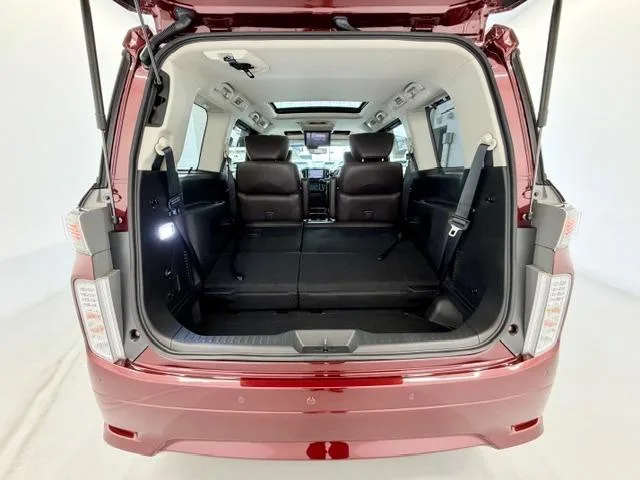 Nissan ELGRAND 250HIGHWAY STAR S URBAN CHROME 2022 — миниатюра 3
