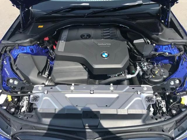 BMW 3 Series 50TH ANNIVERSARY LIMITED TOURING 2025 — миниатюра 5