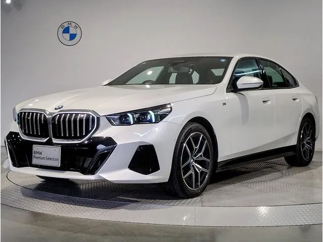BMW 5 SERIES 523D X DRIVE M-SPORT 2024 — фото 1, купить с доставкой в Москву