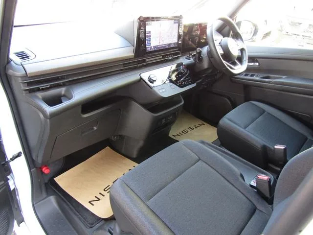 Nissan SERENA E-POWER HIGHWAY STAR V 2024 — миниатюра 3