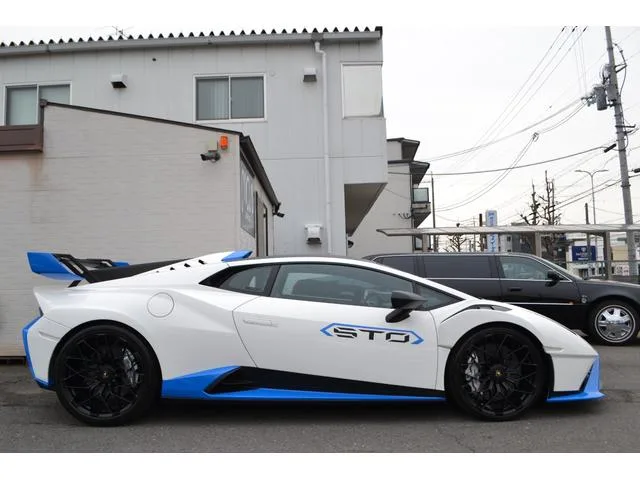 Lamborghini Huracan 2022 — миниатюра 2