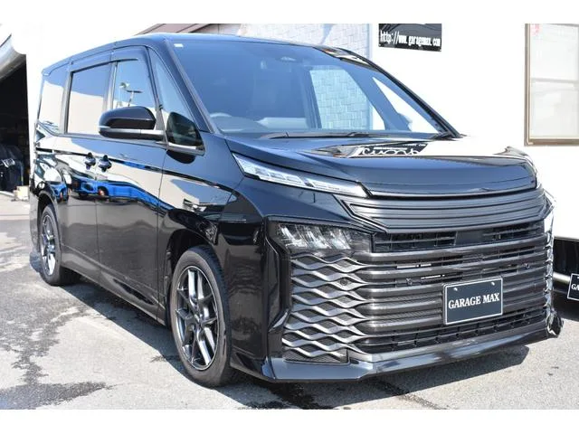 Toyota VOXY S-G 2024 — фото 1, купить с доставкой в Москву
