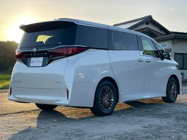 Toyota ALPHARD HYBRID EXECUTIVE LOUNGE 2025 — миниатюра 3