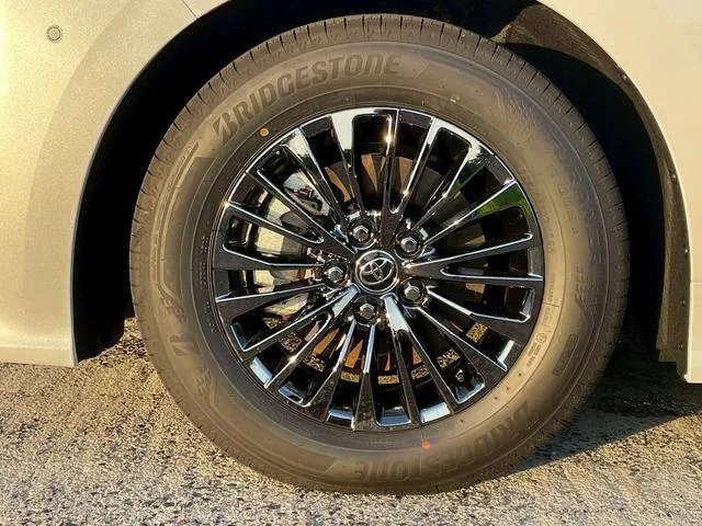 Toyota ALPHARD HYBRID EXECUTIVE LOUNGE 2025 — миниатюра 4