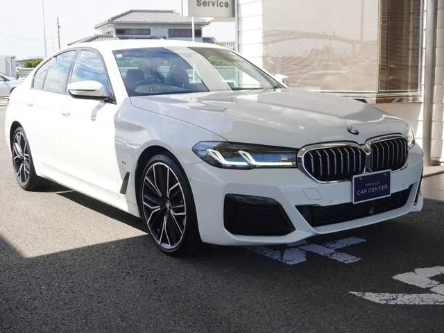 BMW 5 Series 523D X DRIVE M-SPORT 40TH ANNIVERSARY EDITION 2022 — миниатюра 5