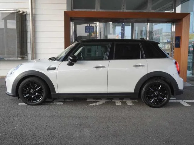 MINI MINI COOPER D 2023 — миниатюра 3