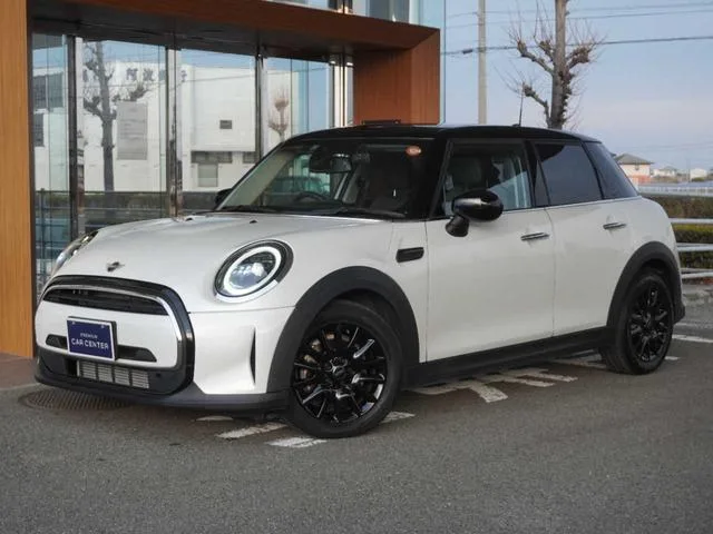 MINI MINI COOPER D 2023 — фото 1, купить с доставкой в Москву
