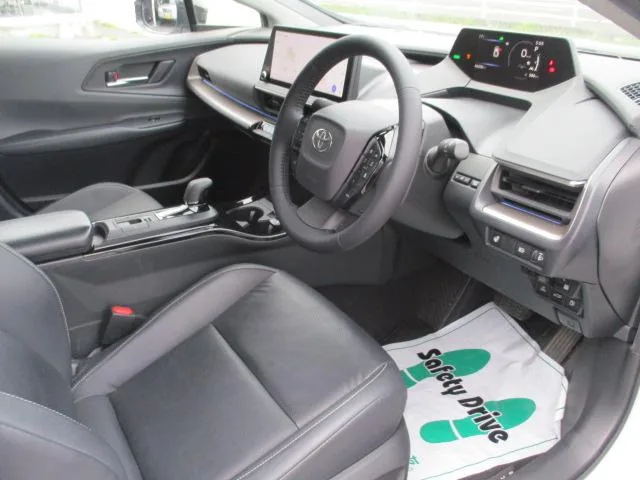 Toyota PRIUS Z 2023 — миниатюра 3
