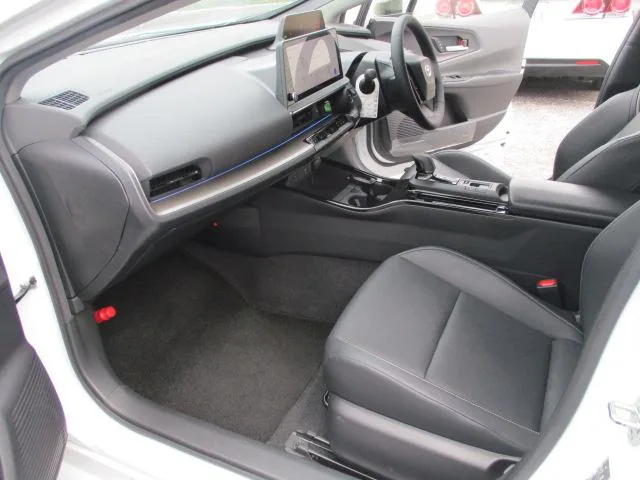 Toyota PRIUS Z 2023 — миниатюра 4