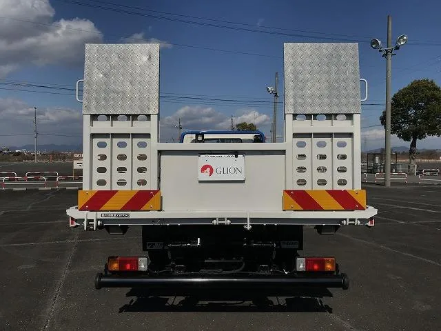 Hino DUTRO 2022 — миниатюра 4