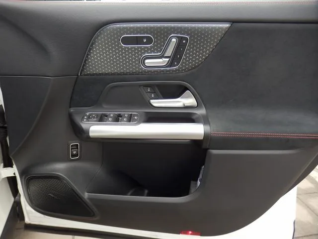 Mercedes-Benz EQA EQA250+ AMG LINE PACKAGE 2024 — миниатюра 4