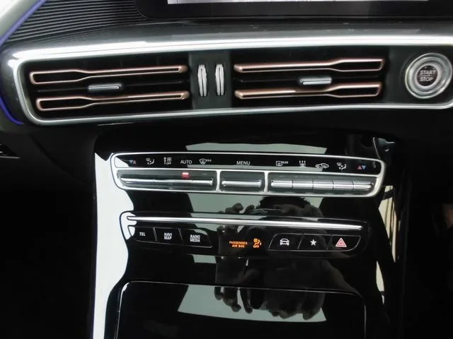 Mercedes-Benz EQC EQC400 4MATIC AMG LINE 2022 — миниатюра 4