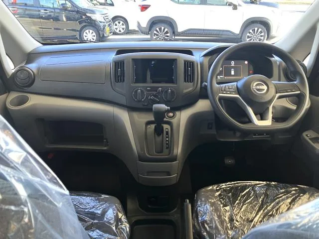 Nissan NV200 VANETTE VAN 2026 — миниатюра 3
