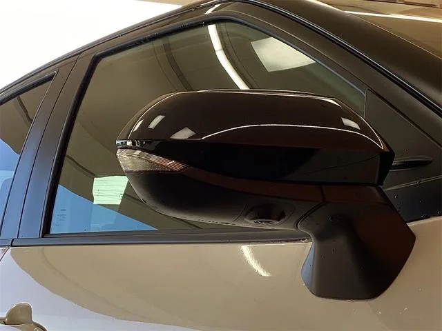 Toyota YARIS CROSS HYBRID Z 2025 — миниатюра 4