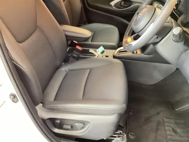 Toyota YARIS CROSS HYBRID Z 2025 — миниатюра 5