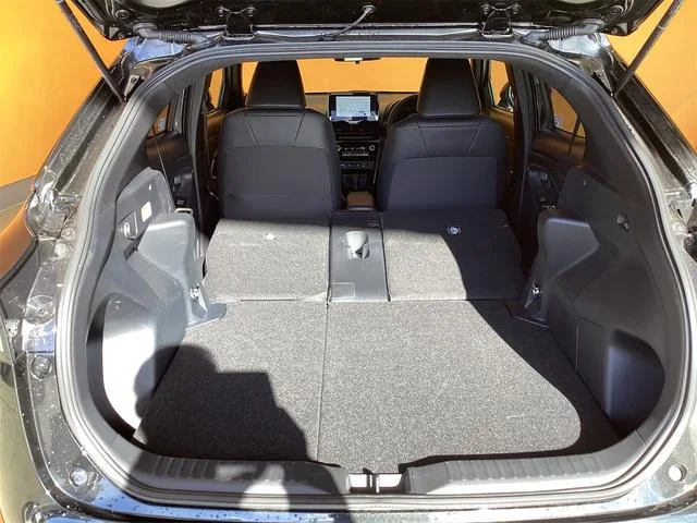 Toyota YARIS CROSS HYBRID Z 2025 — миниатюра 4