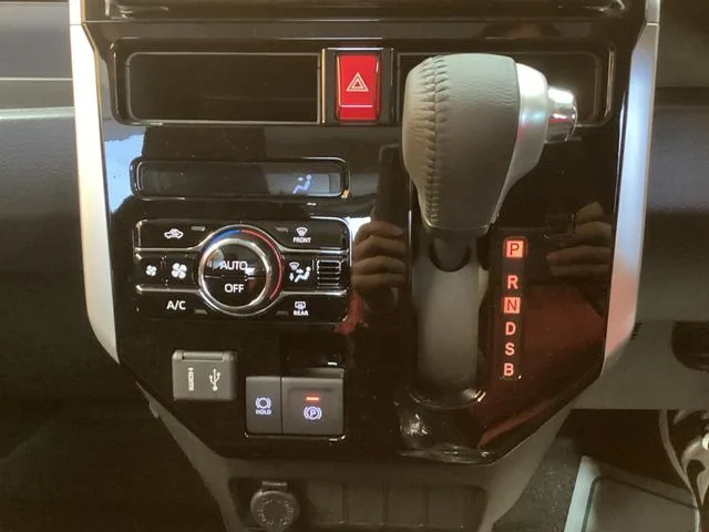 Toyota ROOMY CUSTOM G 2025 — миниатюра 3