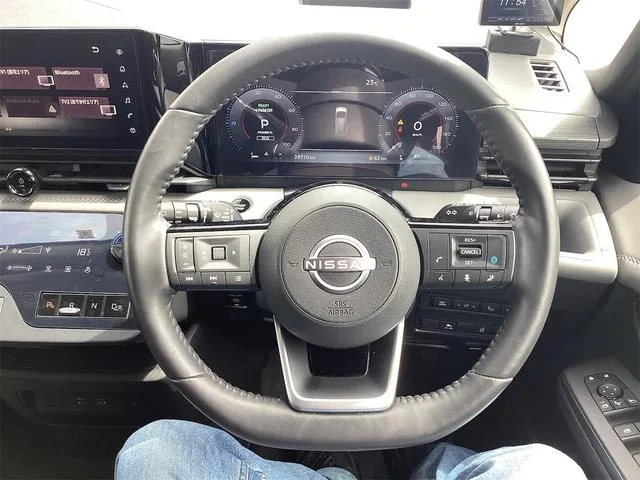 Nissan SERENA E-POWER LUXION 2023 — миниатюра 4