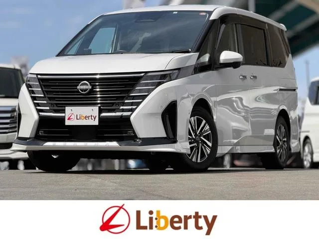 Nissan SERENA E-POWER LUXION 2023 — фото 1, купить с доставкой в Москву